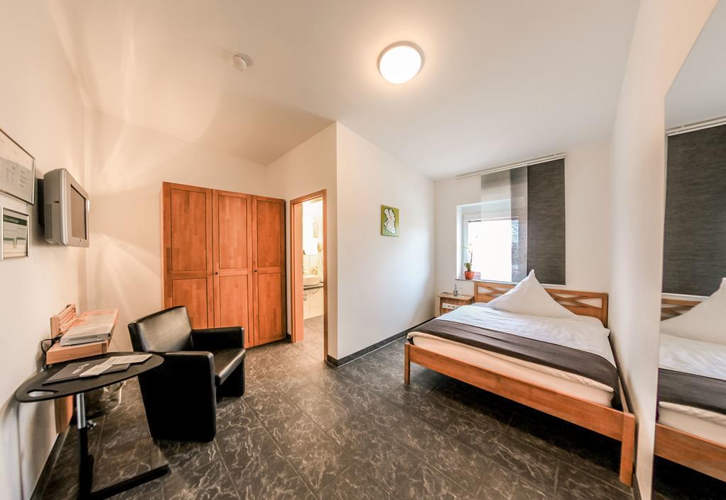 Inwest Hotel Garni Crailsheim Camera foto